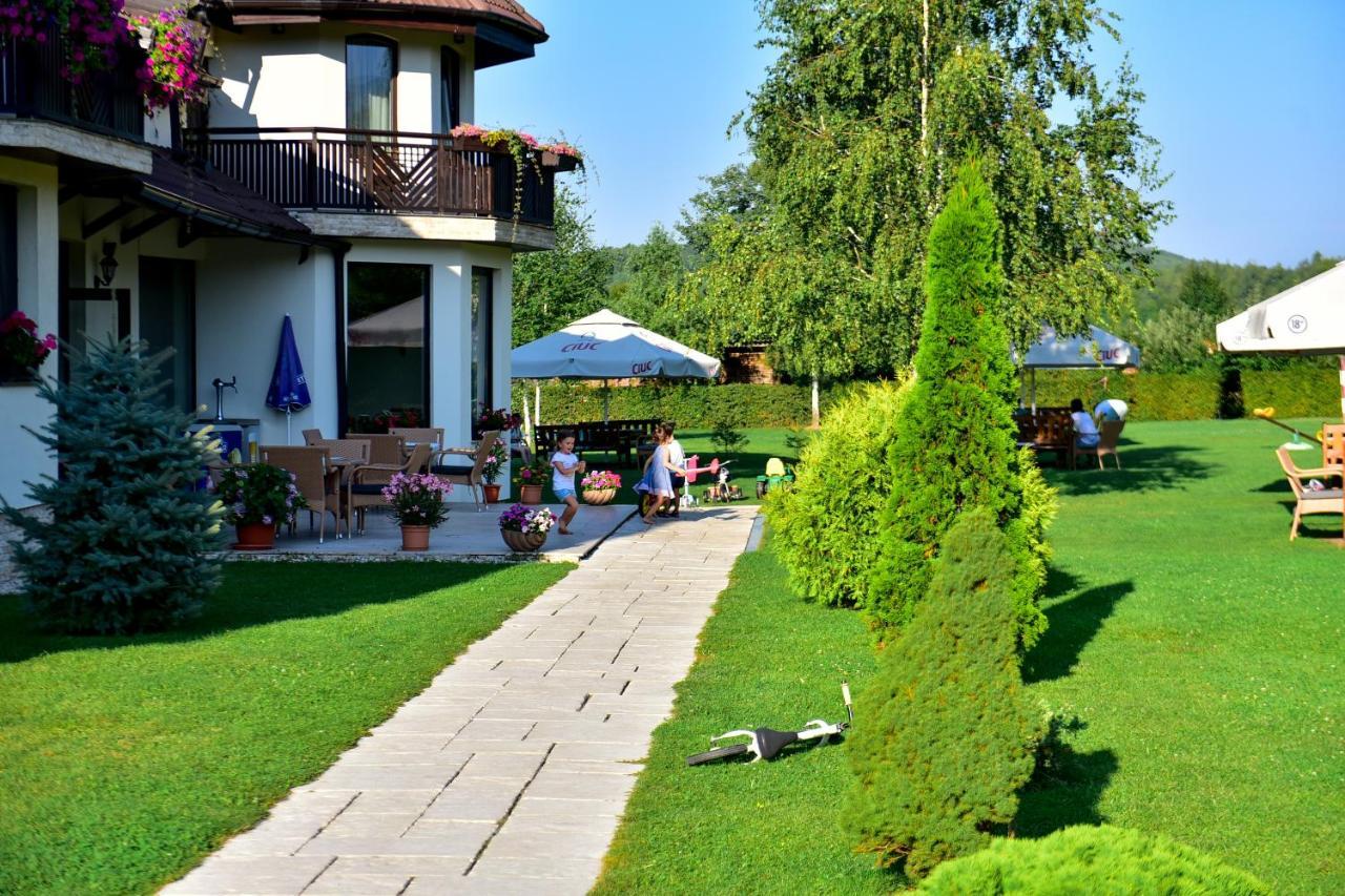 Natura Family Resort Avrig Εξωτερικό φωτογραφία