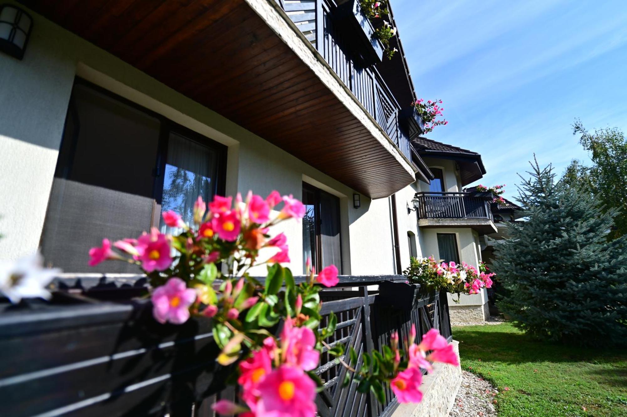 Natura Family Resort Avrig Εξωτερικό φωτογραφία